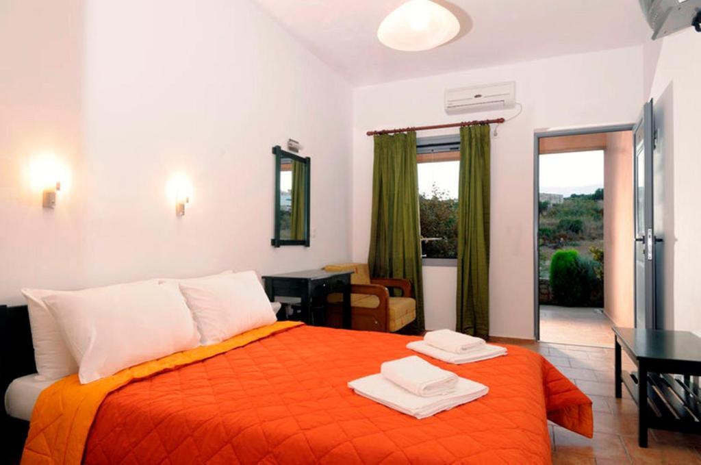 Aparthotel Petradi Livadi  Habitación foto
