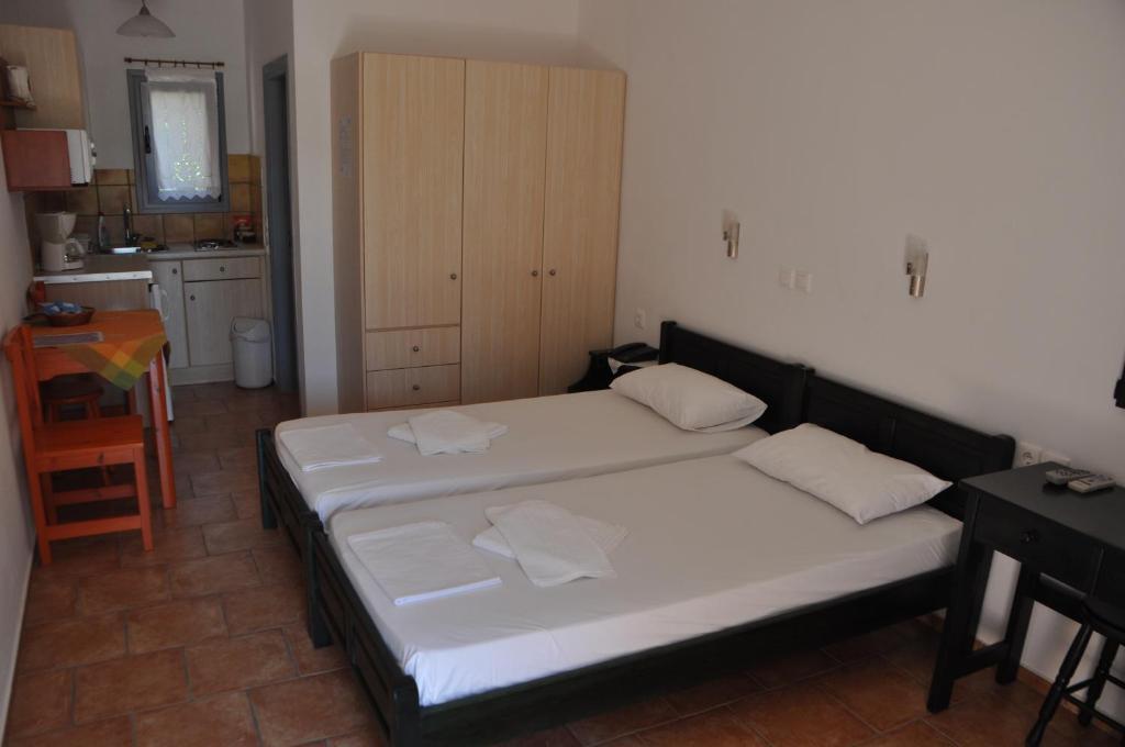 Aparthotel Petradi Livadi  Habitación foto